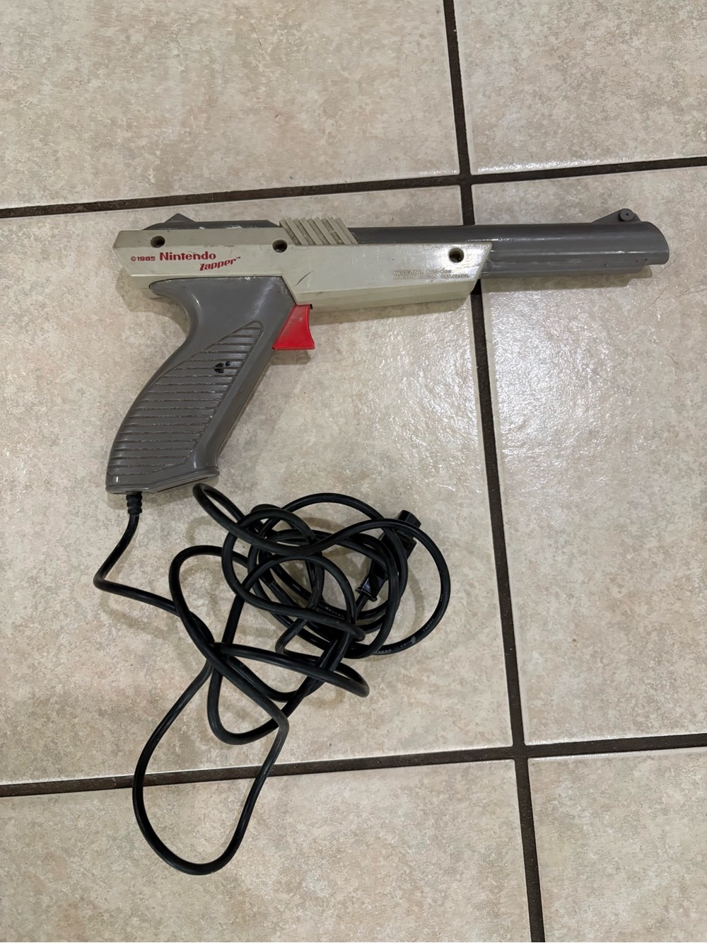 Nintendo Classic Light Gun in Gray and Red